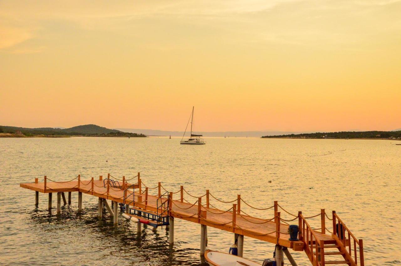 Cunda Panorama Otel Айвалык Экстерьер фото