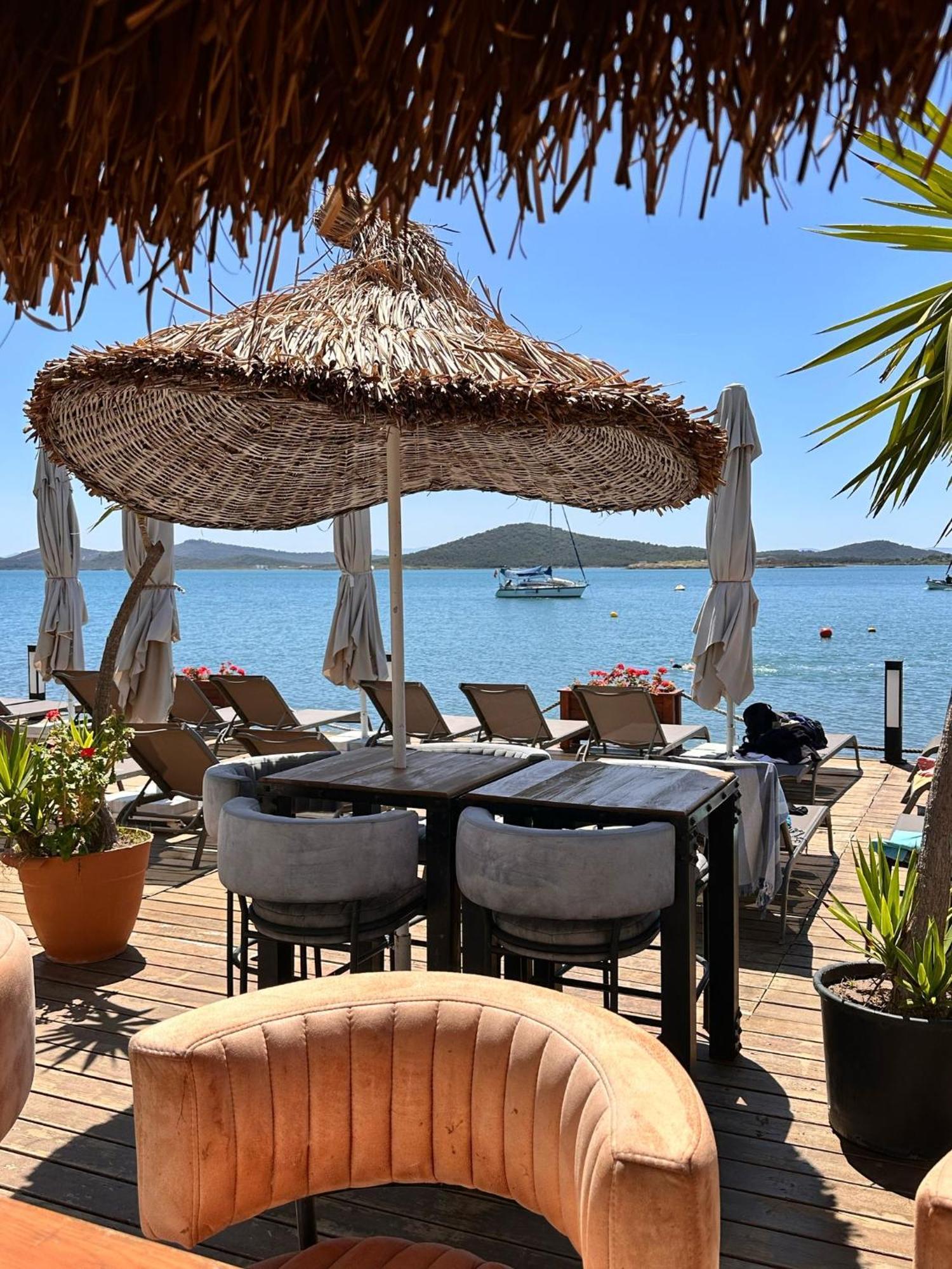 Cunda Panorama Otel Айвалык Экстерьер фото